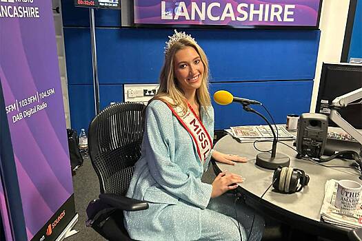 Одну из самых красивых девушек Англии заставили рекламировать секс-чат без ее ведома