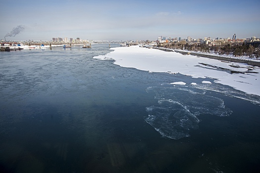 В Новосибирске СК организовал проверку из-за затонувшей баржи