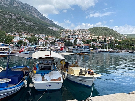 Лишние люди: Турция уже полгода массово выдворяет россиян