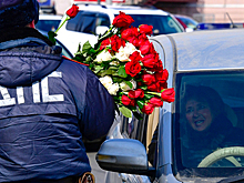 Как автолюбительниц Владивостока поздравляли с Международным женским днем