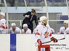Хоккеисты «Ижстали» не смогли остановить серию поражений