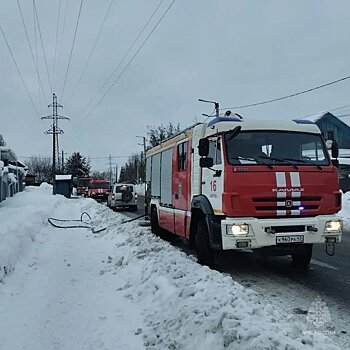 В Кирове 23 пожарных отстояли дом от огня