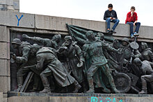 В Болгарии накроют памятник советской армии саркофагом