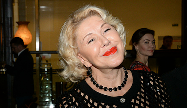 Успенская в коротких шортах произвела фурор