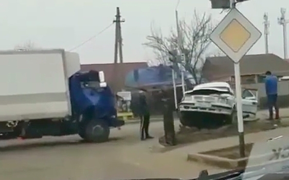 В Лабинске три человека пострадали в ДТП