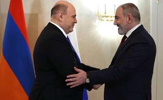 Михаил Мишустин и Никол Пашинян обсудили развитие транспортных коммуникаций в Закавказье