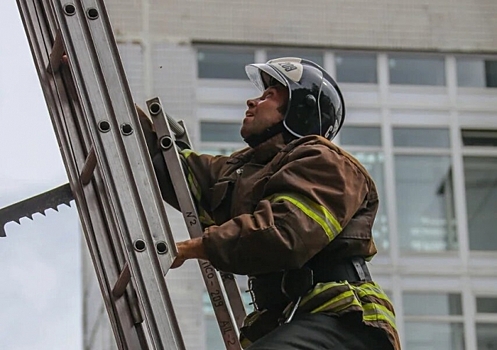 Восьмого апреля пожарные и спасатели отмечают День рождения пожарной лестницы