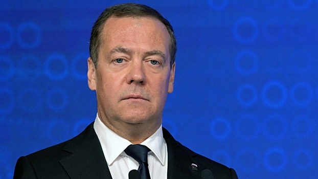 Медведев предложил отправлять в лагеря «ждунов» из новых регионов