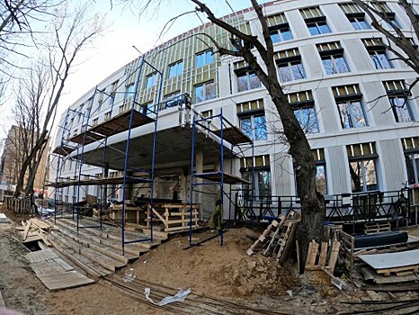 В филиале №3 поликлиники №22 рабочие приступили к чистовой отделке помещений