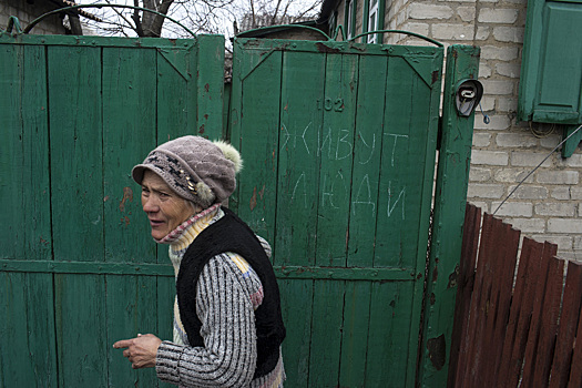 Украинские силовики выселяют жителей ДНР из домов