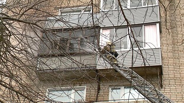 Соседи рассказали о сгоревшей квартире на улице Чкалова