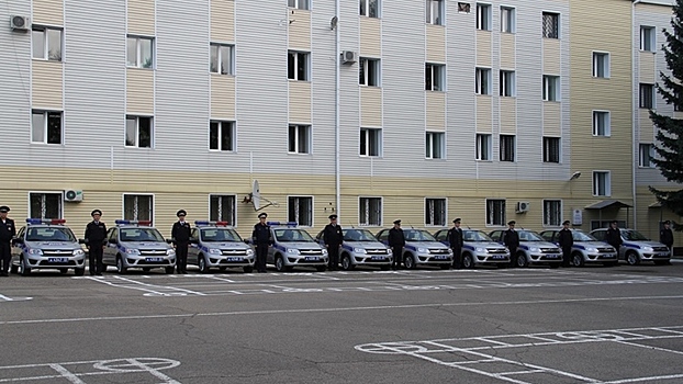 Полицейские Алтайского края получили новые служебные автомобили