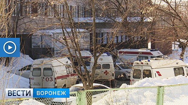 Медики скорой помощи Воронежа говорят о своей зарплате не так, как их начальство