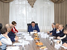 Олег Лавричев провел встречу с руководителями национально-культурных автономий