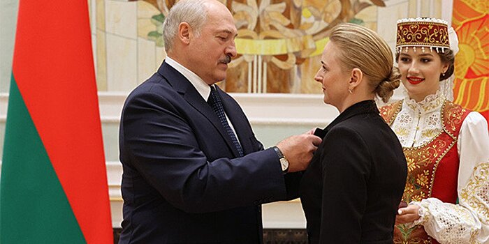 Награда для врачей: Лукашенко поблагодарил медиков за самоотверженный труд