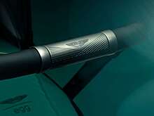 Вышел новый Aston Martin – он стоит 290 000 рублей, но есть нюанс