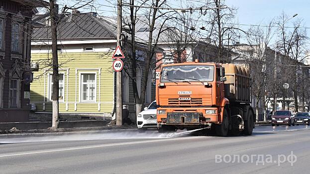 Уборку улиц Вологды усилили в преддверии праздника