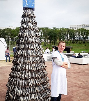 Во Владивостоке в честь ВЭФ установили елку из корюшки
