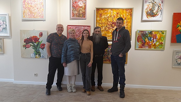 В Курске открылась благотворительная выставка «Дыхание весны»