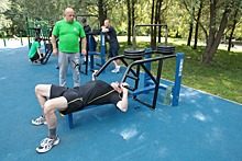 Тренажёрную площадку в сквере на Олонецком проезде открыли атлеты спортклуба «Мускул» из Лосинки