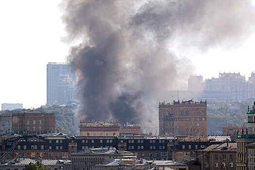 Пожар на складе с пиротехникой в центре Москвы локализован