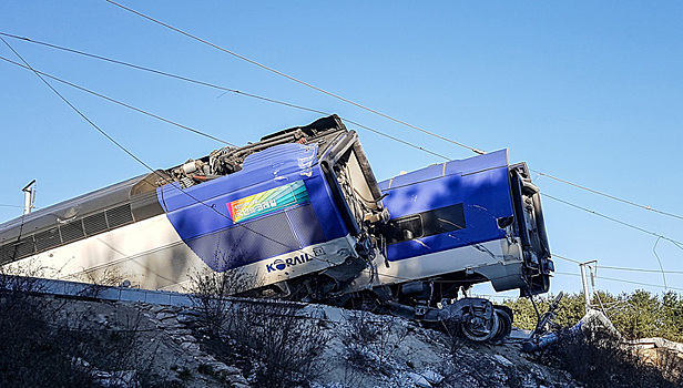 ЧП на железной дороге в Южной Корее: не менее 14 пострадавших