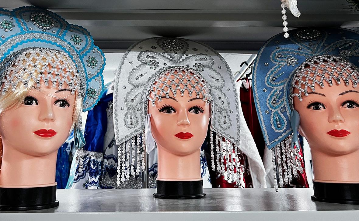 В российском городе возмутились развратным танцем Снегурочек перед детьми