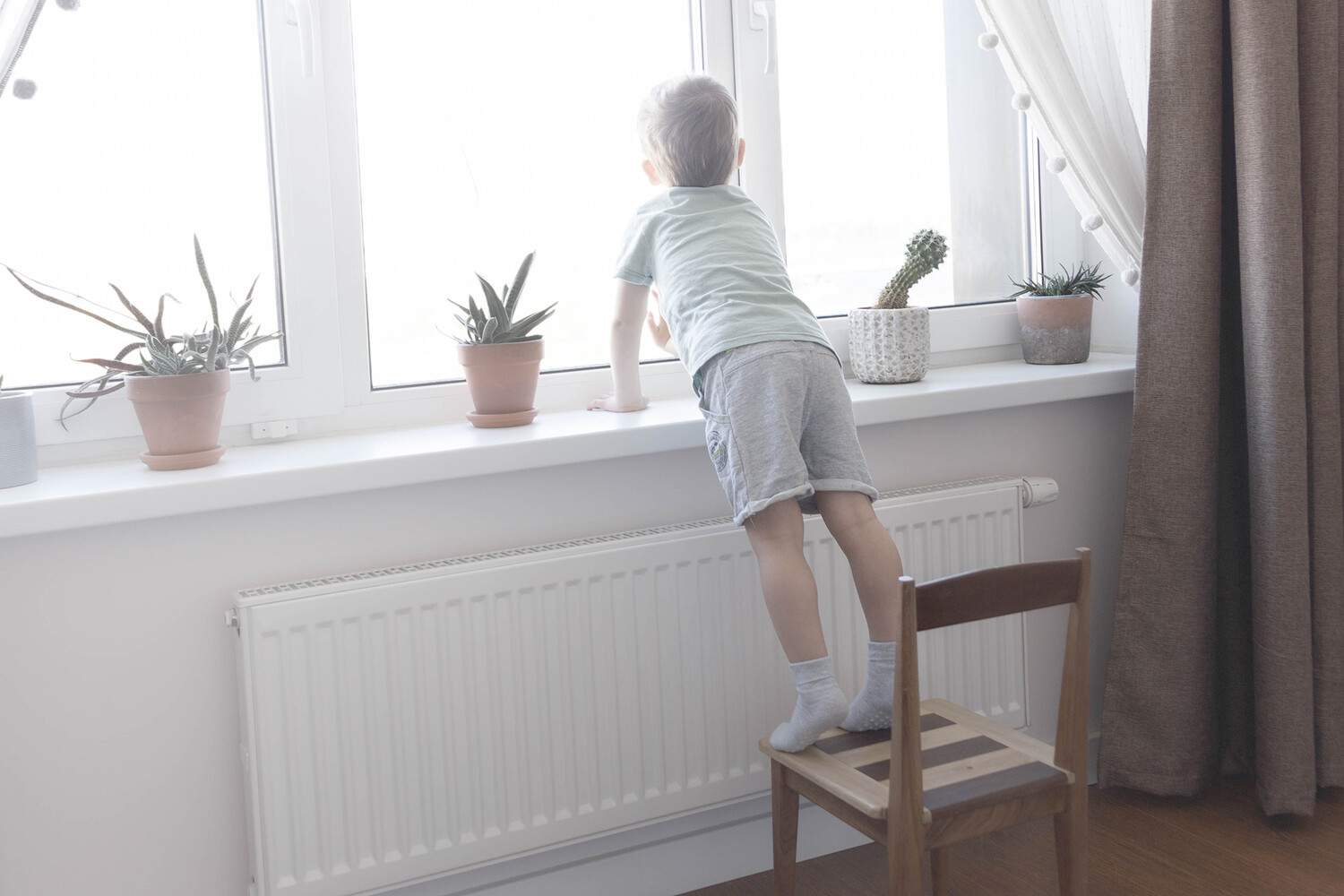 В Воронеже трехлетний ребенок выжил после падения из окна 16-го этажа