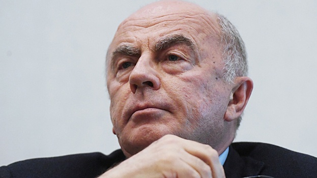 В квартире экс-ректора СПбГУП Запесоцкого провели обыск