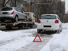 Сотрудники ГИБДД эвакуировали автомобили из центра Ярославля