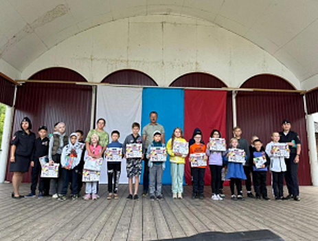 Полицейские Кировской области принимают участие в акции МВД России «Помоги пойти учиться»