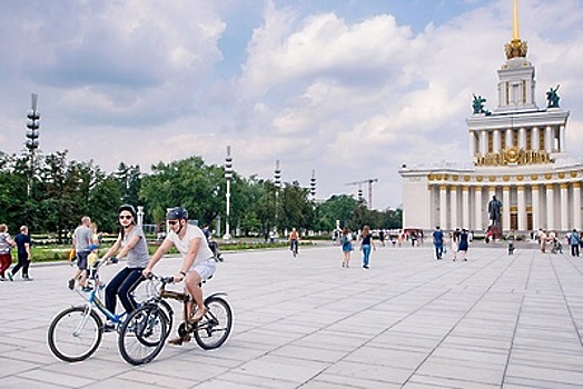 Москву включили в топ‑3 лучших городов РФ для путешествия на летние выходные
