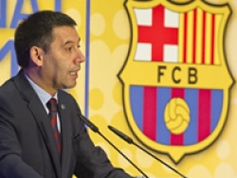 Бартомеу: "Барселона" хочет продлить контракт с Луисом Энрике"