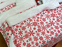 В Салехарде медики выписывают младенцев из роддома в «новогодней форме»