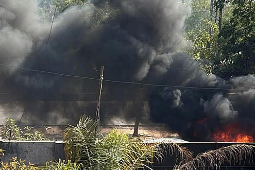 12 человека погибли в Пакистане в результате взрыва автомобиля около окружного суда