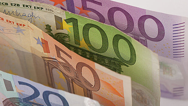 Впервые с 15 февраля курс евро упал до 60 рублей