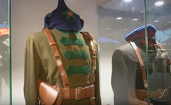 Выставку одежды контрразведчиков открыли в Новосибирске