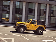 Jeep предложил бесплатно красить Wrangler в яркие цвета