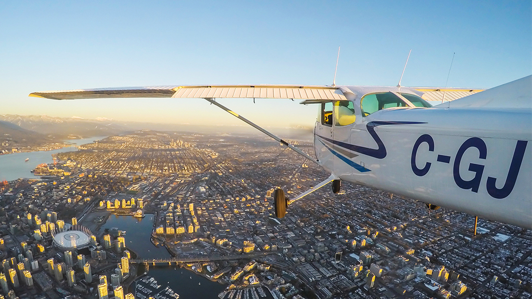 Два самолета столкнулись в США