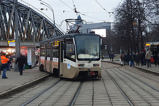 Трамвай сошел с рельс на Варшавском шоссе Москвы