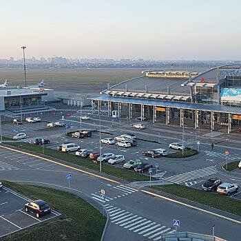 Десять дней без полетов: работа киевского аэропорта парализована