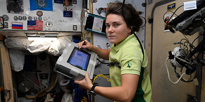 Неземная красота: как женщины-космонавты ухаживают за собой на МКС?