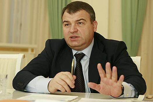 Бывший министр обороны Сердюков выиграл суд с соседом