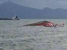 Число жертв крушения парома на Филиппинах возросло