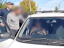 Женщина заступилась за пьяного водителя и не давала отправить авто на штрафстоянку