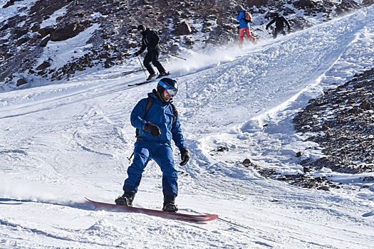 Эльбрус открыл предпродажу годовых ски-пассов на предстоящий зимний сезон