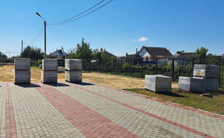 В Курской области по проекту «Народный бюджет» благоустраивают школы и детские сады