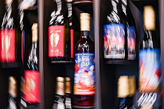 Депутат Топилин: Рекламу российских винодельческих хозяйств могут разрешить по всей стране