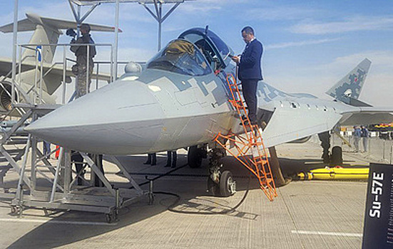 Су-57 впервые показали на Ближнем Востоке