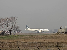 На месте крушения Airbus нашли живого младенца